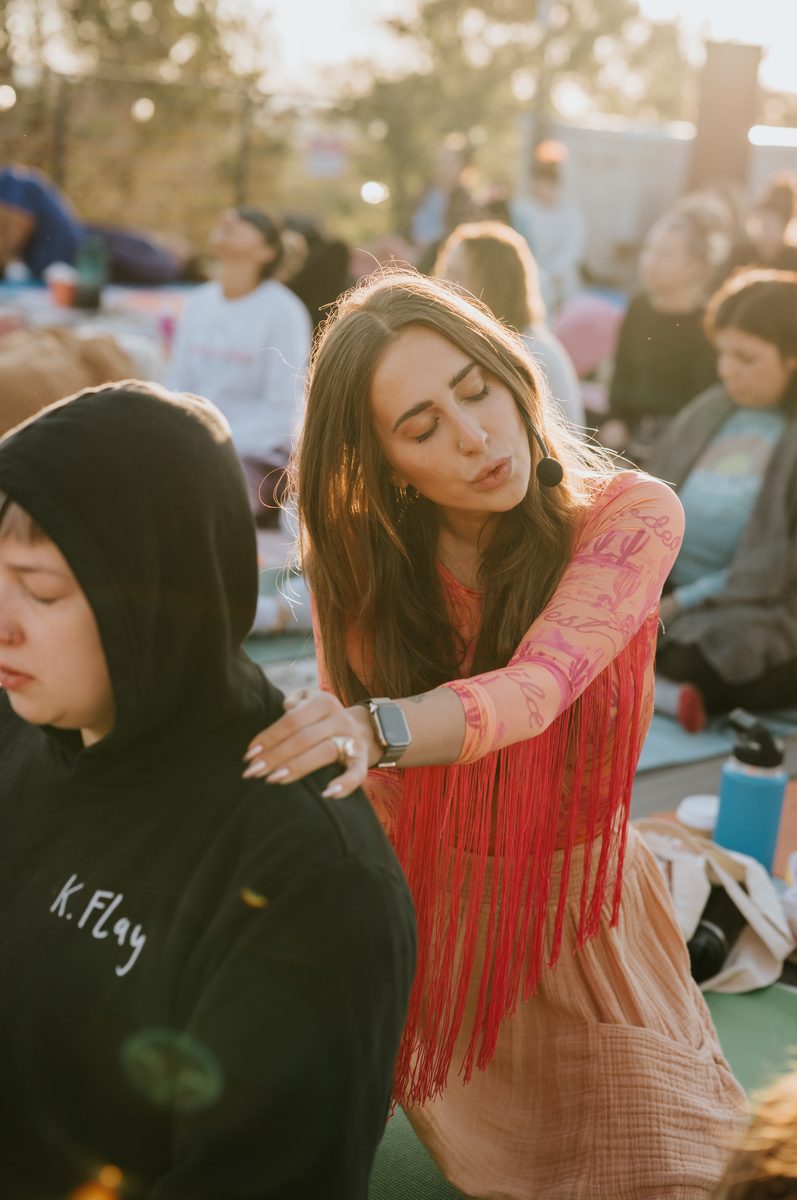 Elizabeth Faye leading breathwork