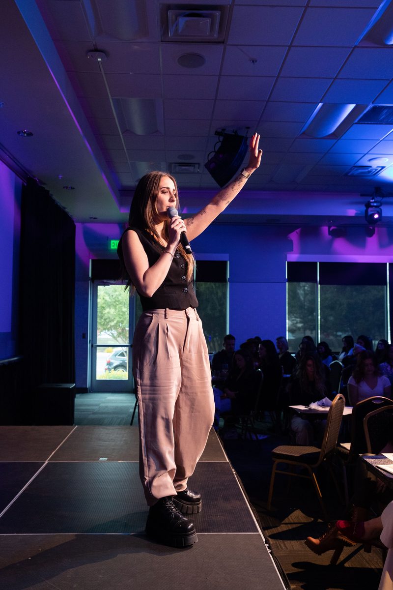 Elizabeth Faye speaking at the Flourish women's event